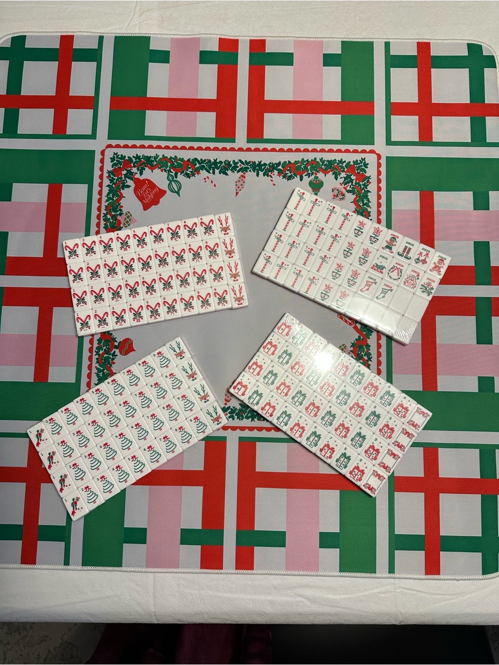 Holiday\Christmas American Mahjong Tiles  - Red, Green, Pink Festive Set 160 Pc.